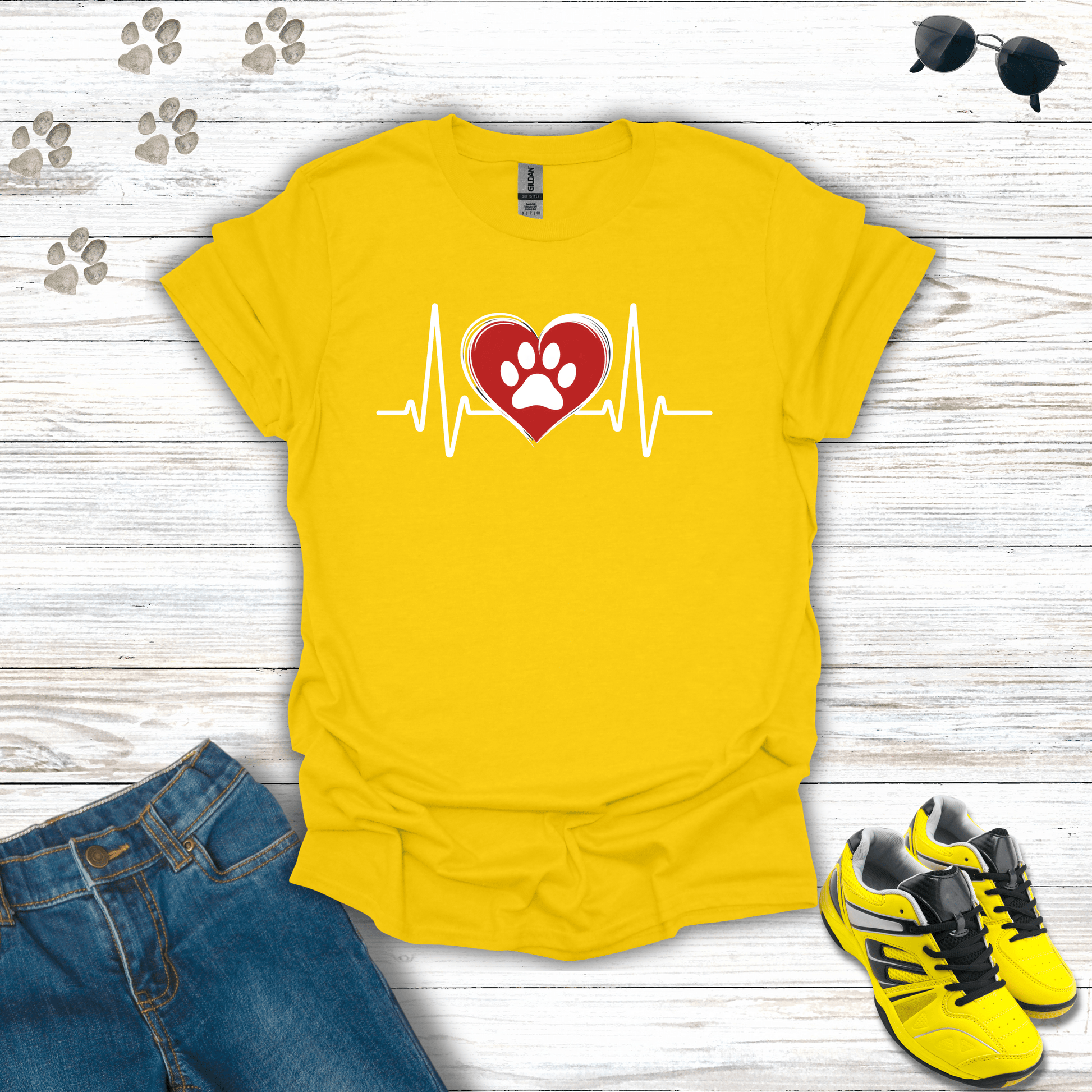 Red Heart White Beat with Single Paw T-shirt in Daisy — bright pet lover shirt